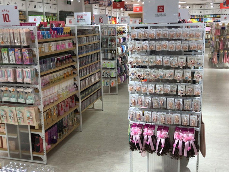 名潮優品潮品店