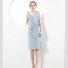 佰莉衣櫥女裝-V領純色連衣裙